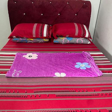 Klia Redza Homestay Kota Warisan Malay Only Szepang Kültér fotó