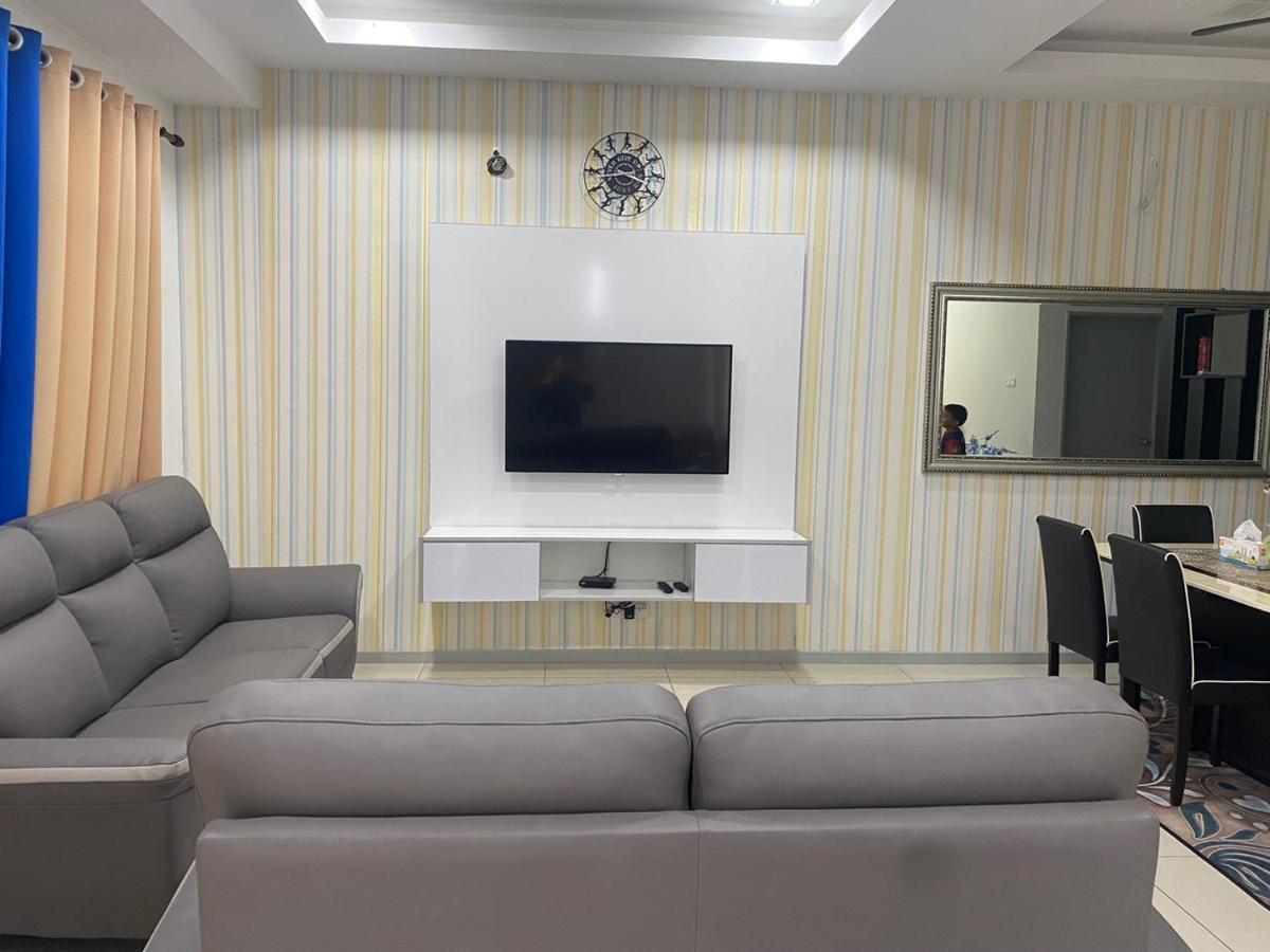 Klia Redza Homestay Kota Warisan Malay Only Szepang Kültér fotó